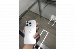  iPhone 15 Pro (1 TB, fehér titán, kártyafüggetlen)