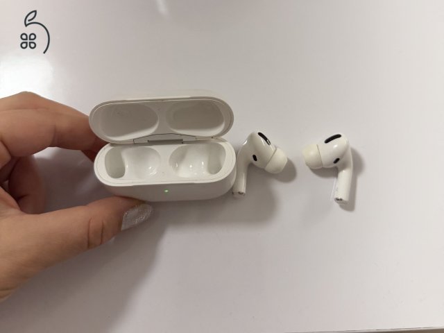 Apple Airpods Pro (1. generáció) - használt, teljes tartozékkal 