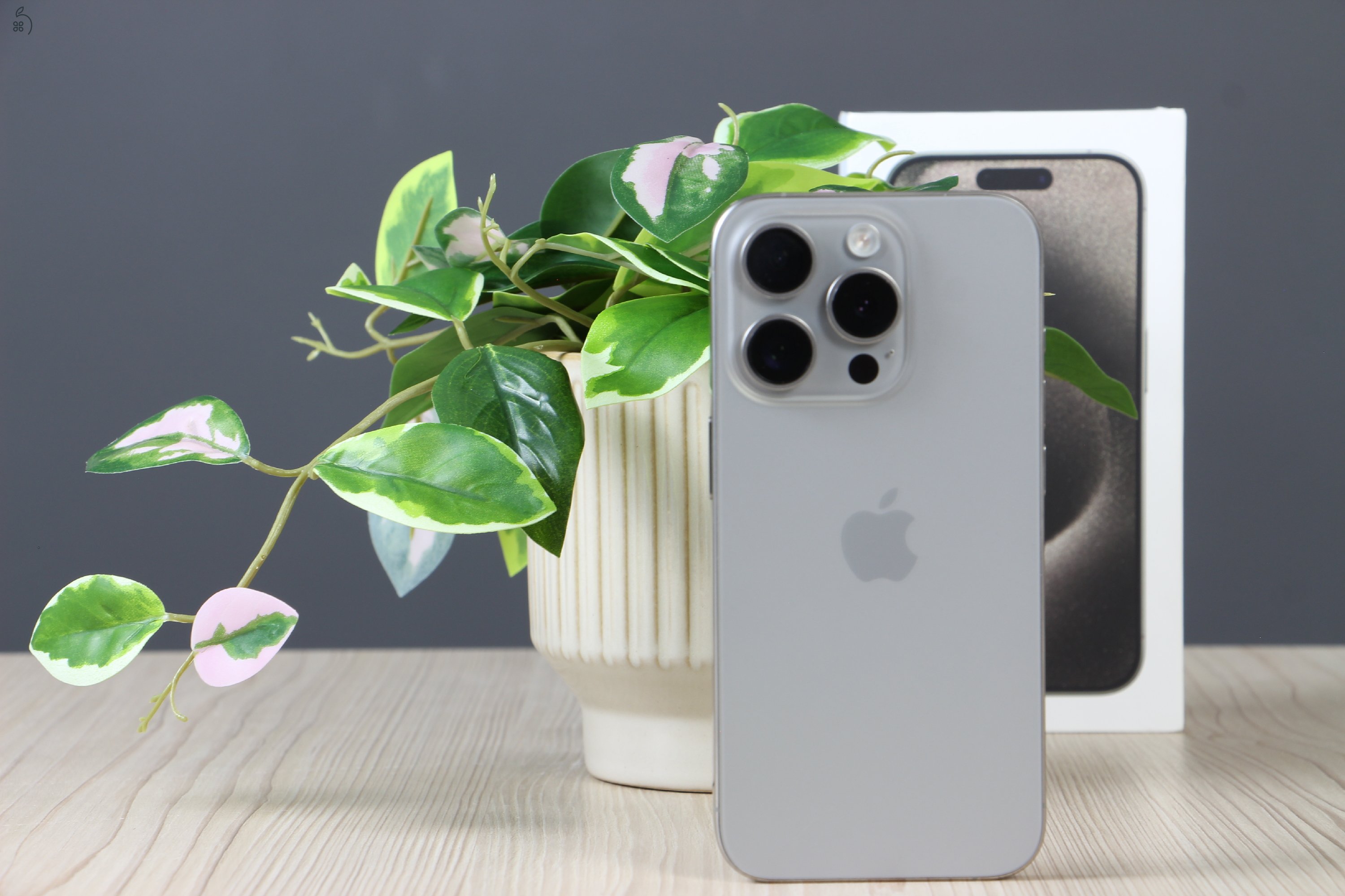 Apple iPhone 15 Pro 256GB Natural Titanium A US-7410