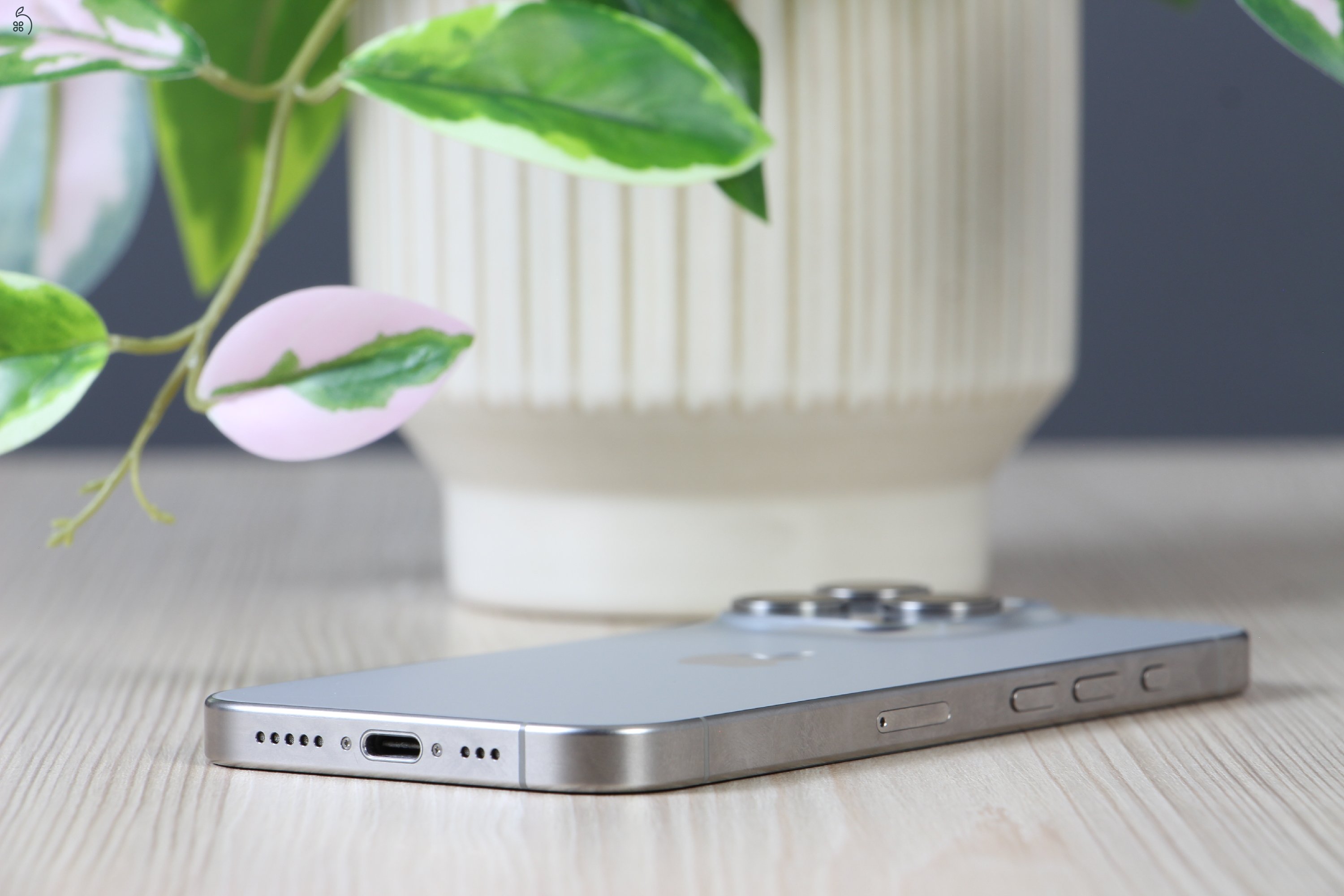 Apple iPhone 15 Pro 256GB Natural Titanium A US-7410