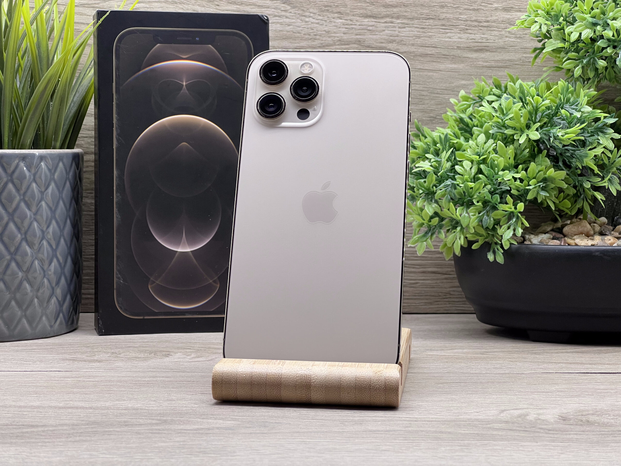 Hibátlan iPhone 12 Pro Max Gold 256GB 2 ÉV Garanciával Számlával 90% Akku