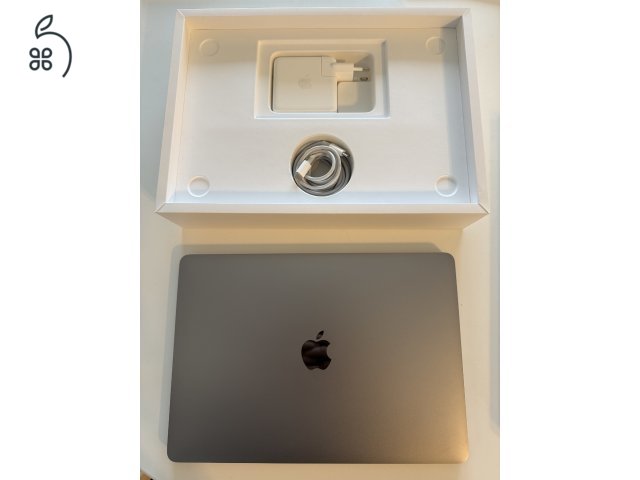 13” MacBook Pro (M1, 8GB / 256GB) – szép állapot, céges számlával, 27% ÁFÁ-val!