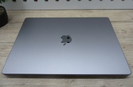 Apple MacBook Pro 16” (2023, M2 Pro) – Liquid Retina XDR + ProMotion 120 Hz, akár 21 óra – 32 GB RAM – 500 GB SSD – Használt, karcmentes – 68 ciklus / 94% akku – 3 hónap garancia