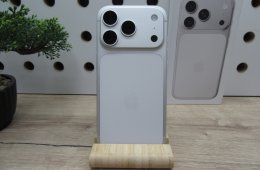 Apple iPhone 17 Pro – Silver – ProMotion 120 Hz, titán dizájn, USB-C – 256 GB – Használt, karcmentes – 100% akku / 0 ciklus – Apple garancia 2026. 11. 27-ig