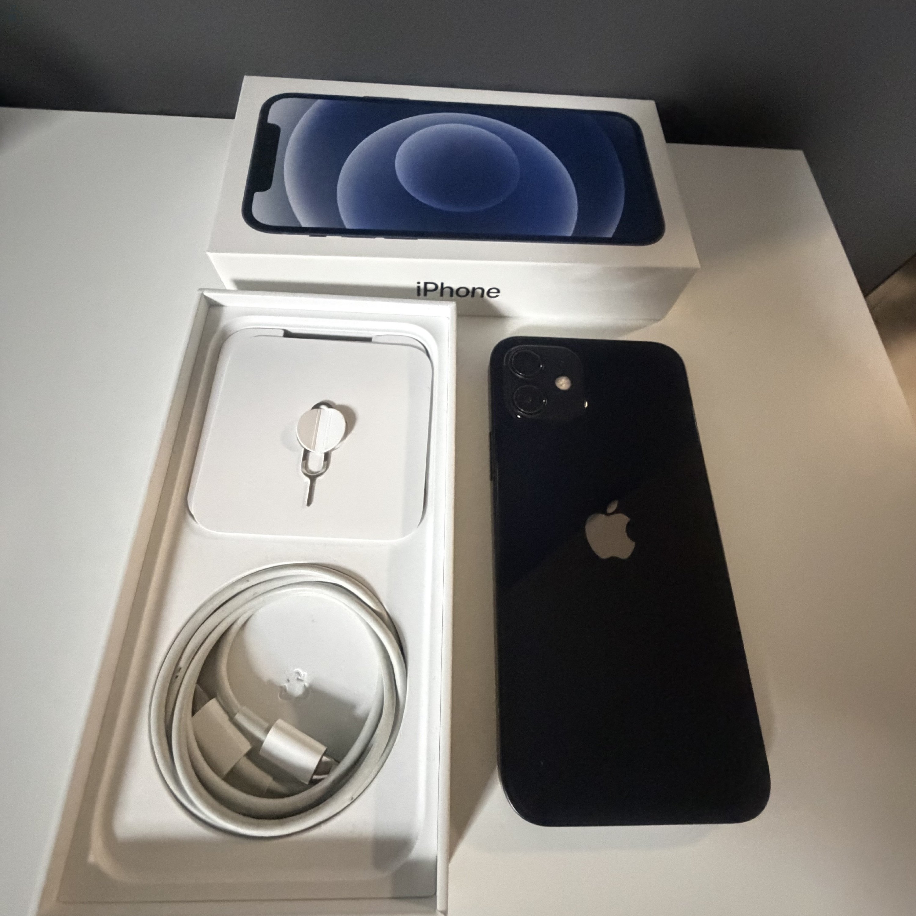 iPhone 12 128GB fekete , független, hibátlan, karcmentes