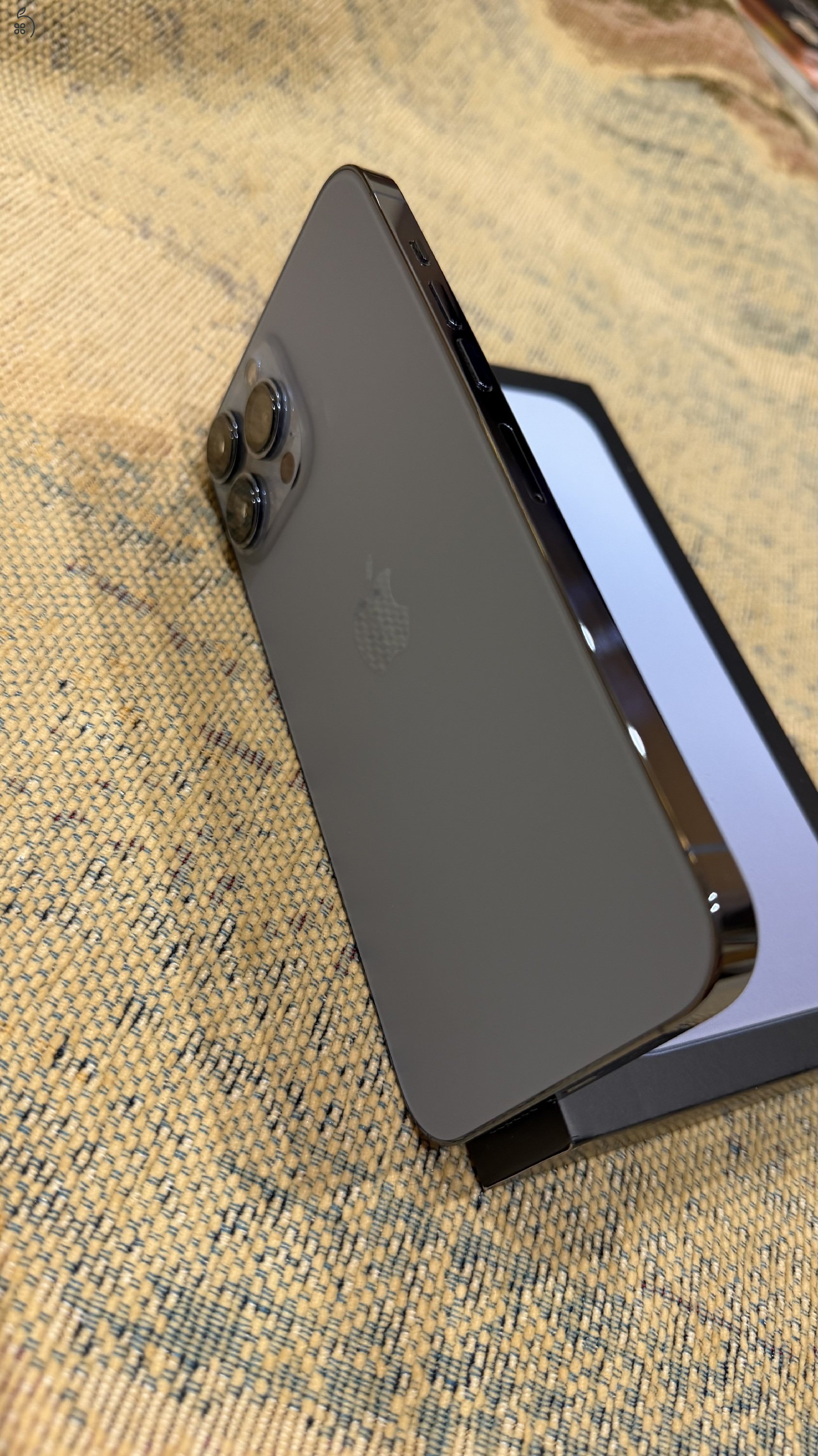 Eladó kiváló állapotban lévő Apple iPhone 13 Pro Max 128 GB Sierra Blue 