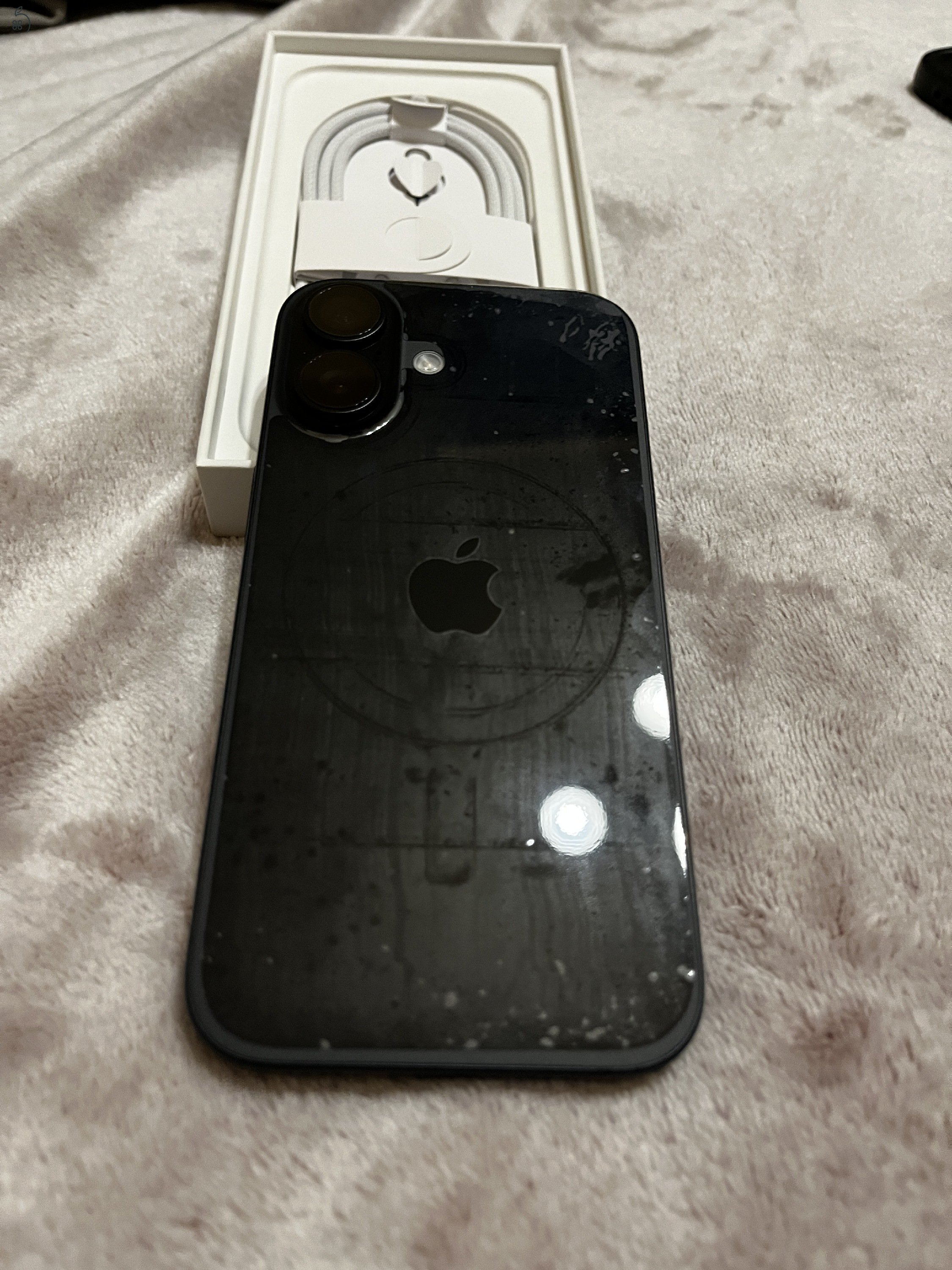 iPhone 16 fekete Független