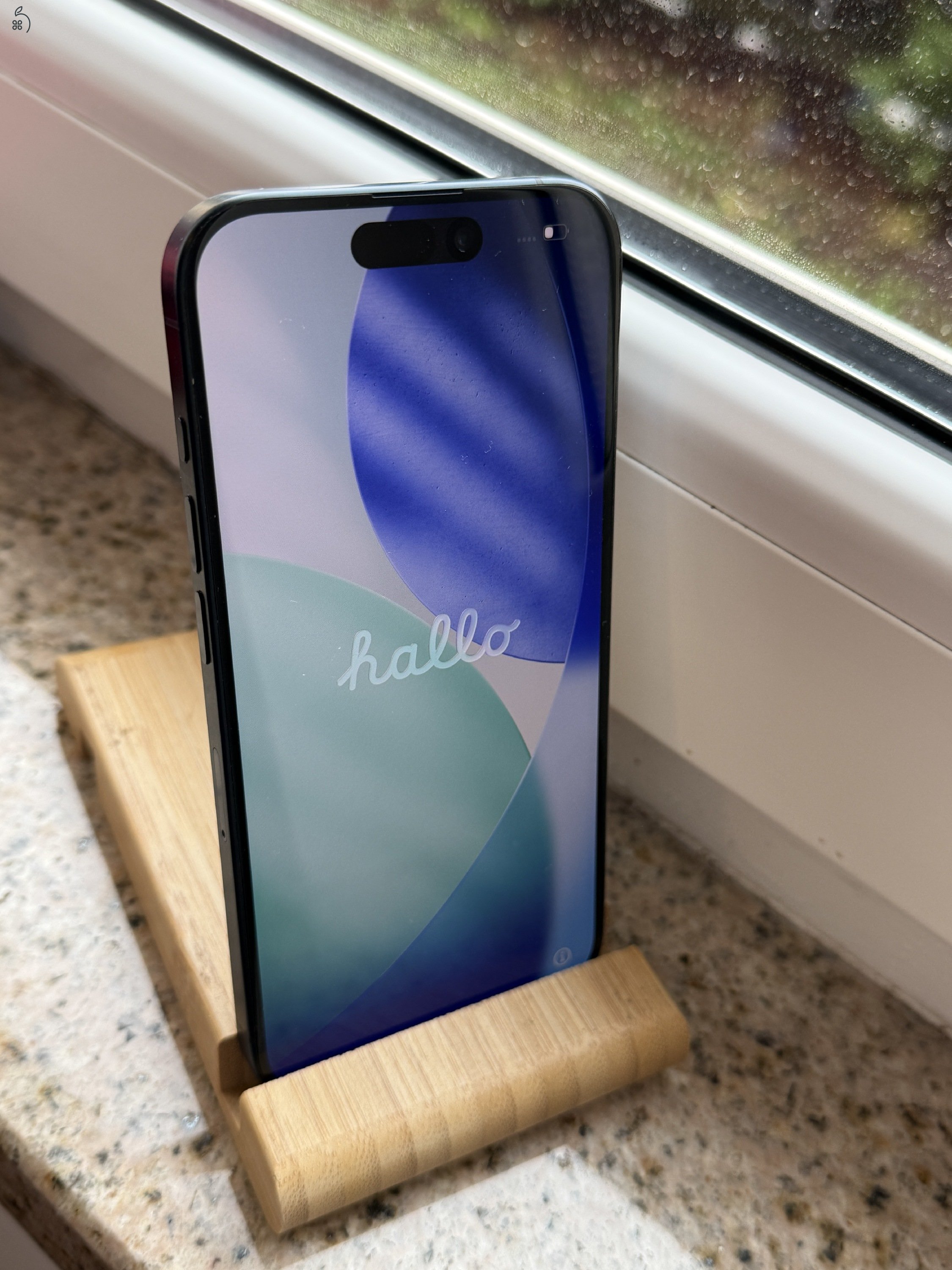 Újszerű Iphone  15 pro 128gb független (1 év gari)