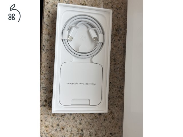 Újszerű Iphone  15 pro 128gb független (1 év gari)