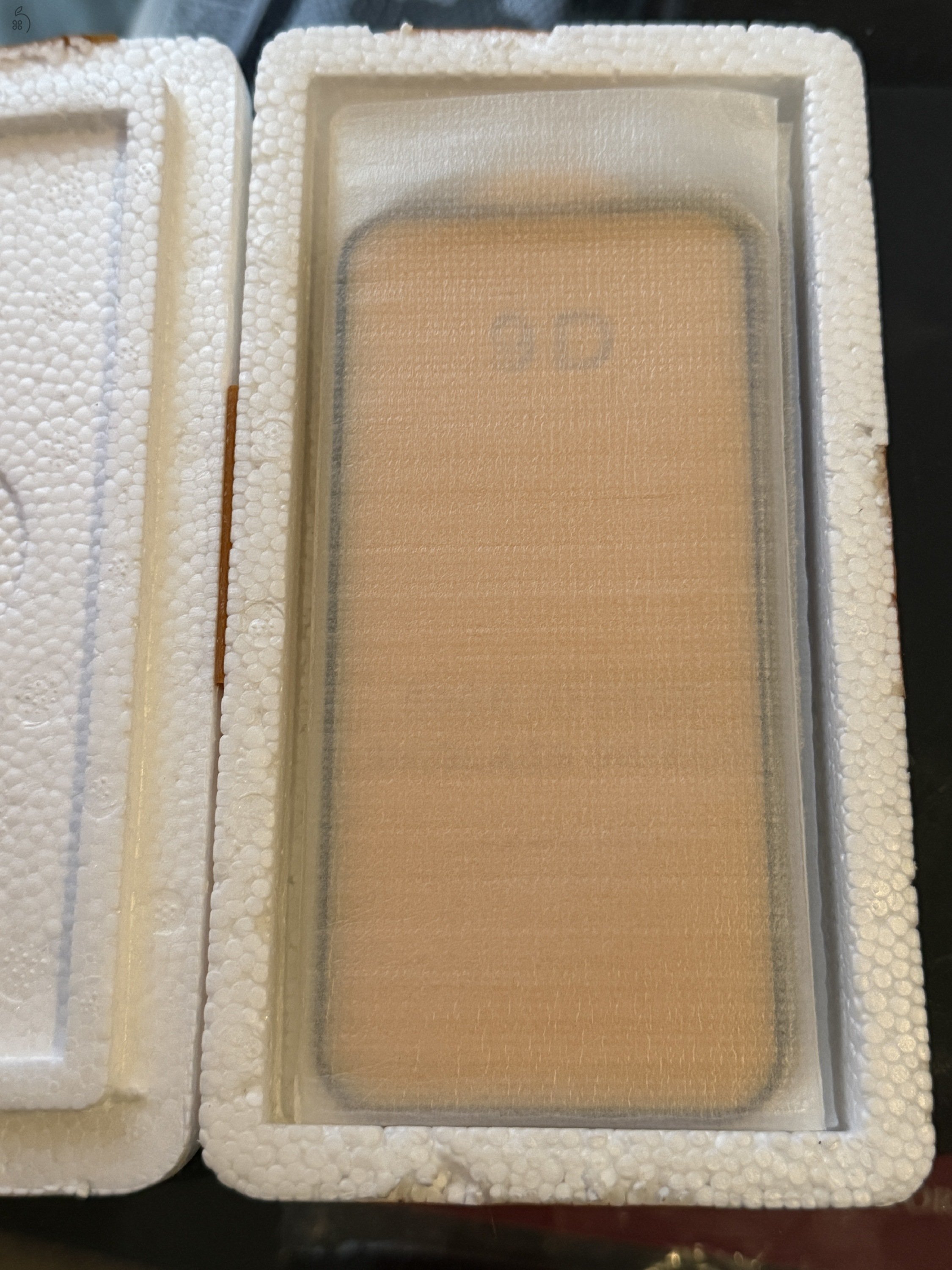 Újszerű Iphone  15 pro 128gb független (1 év gari)