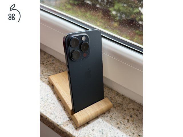 Újszerű Iphone  15 pro 128gb független (1 év gari)