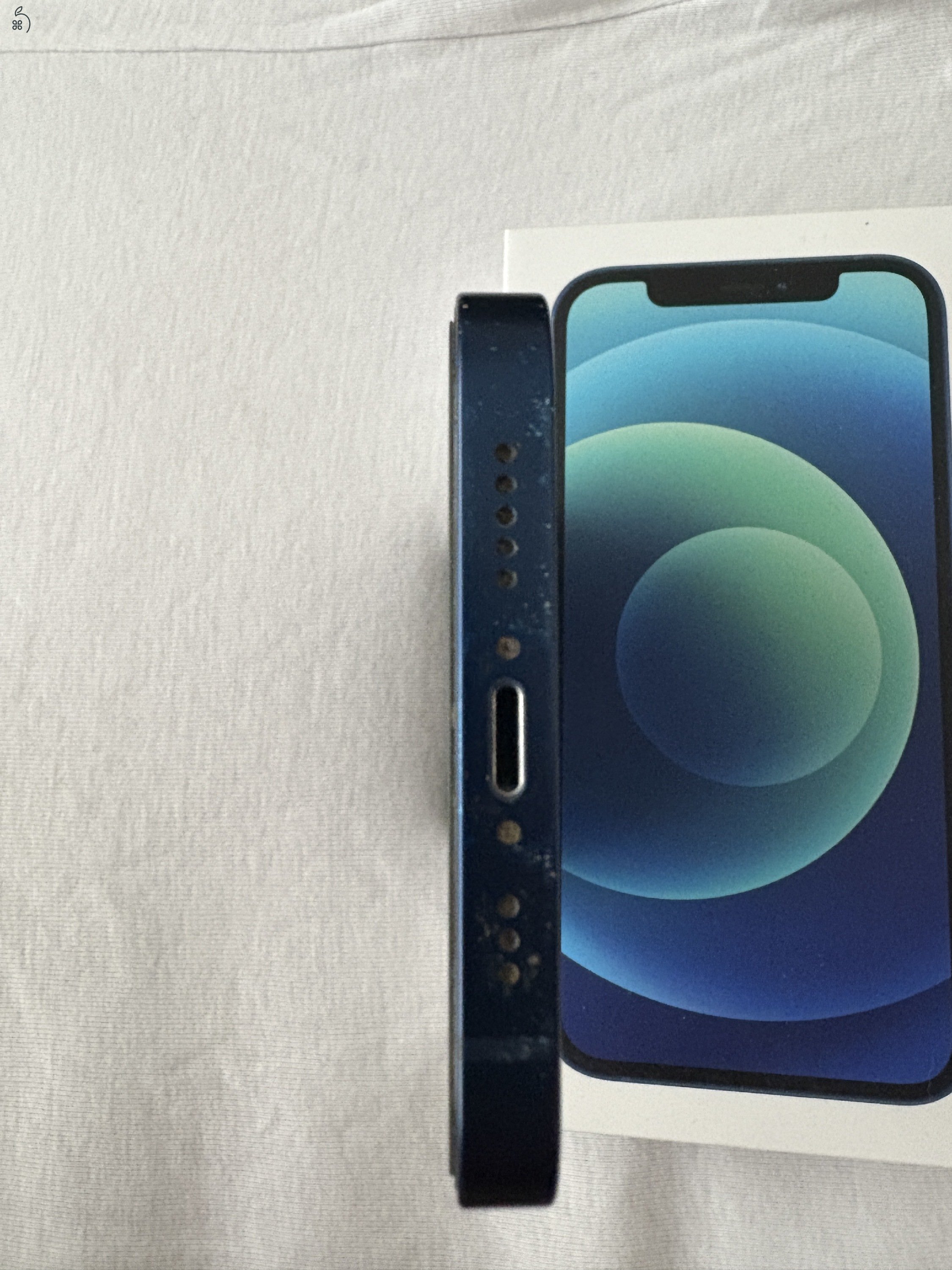 Eladó iPhone 12 64 GB jó állapotban 