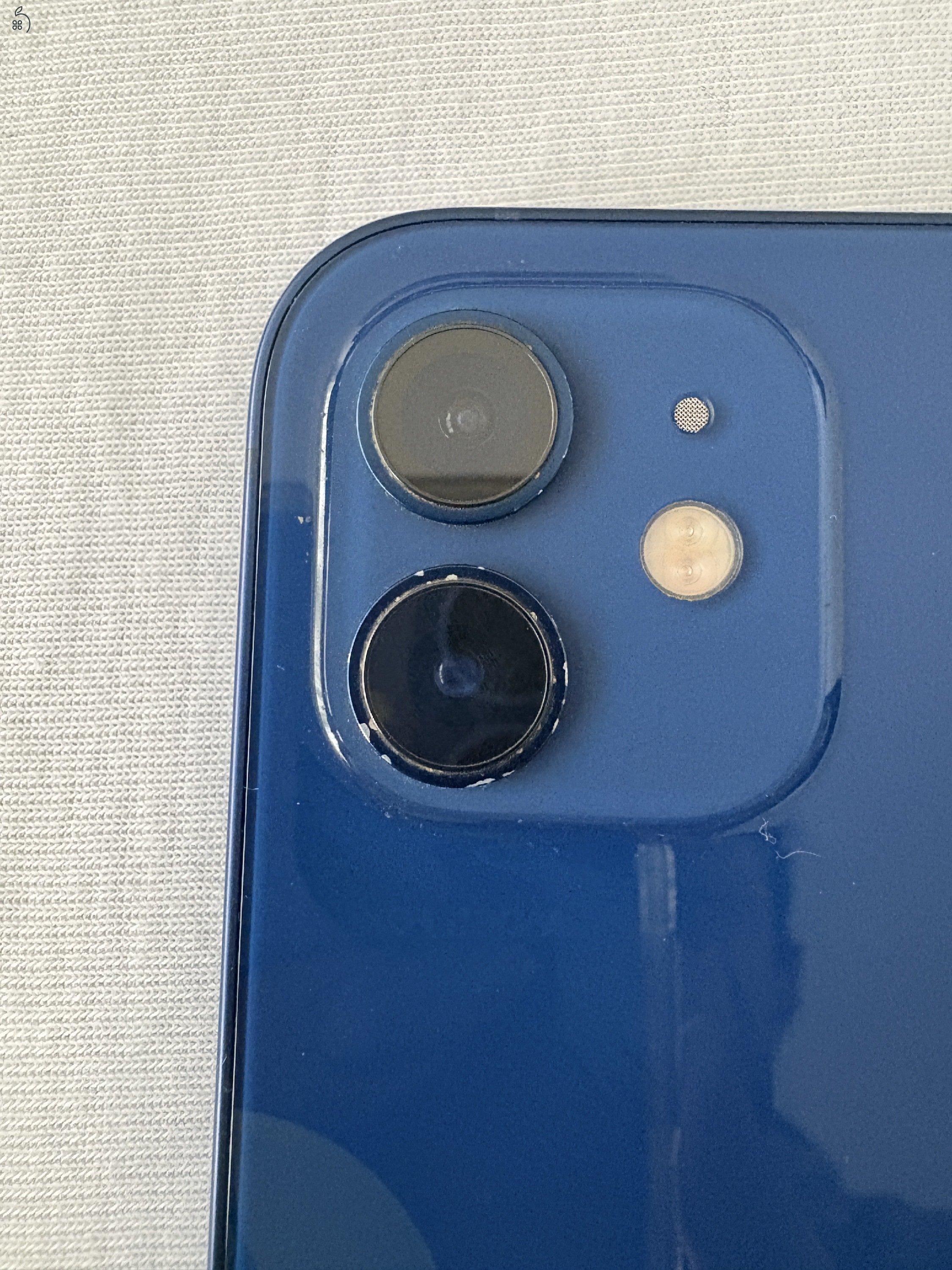Eladó iPhone 12 64 GB jó állapotban 