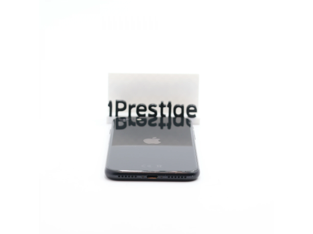 1 év garanciával! Felújított iPhone SE (2020) 64 GB Black