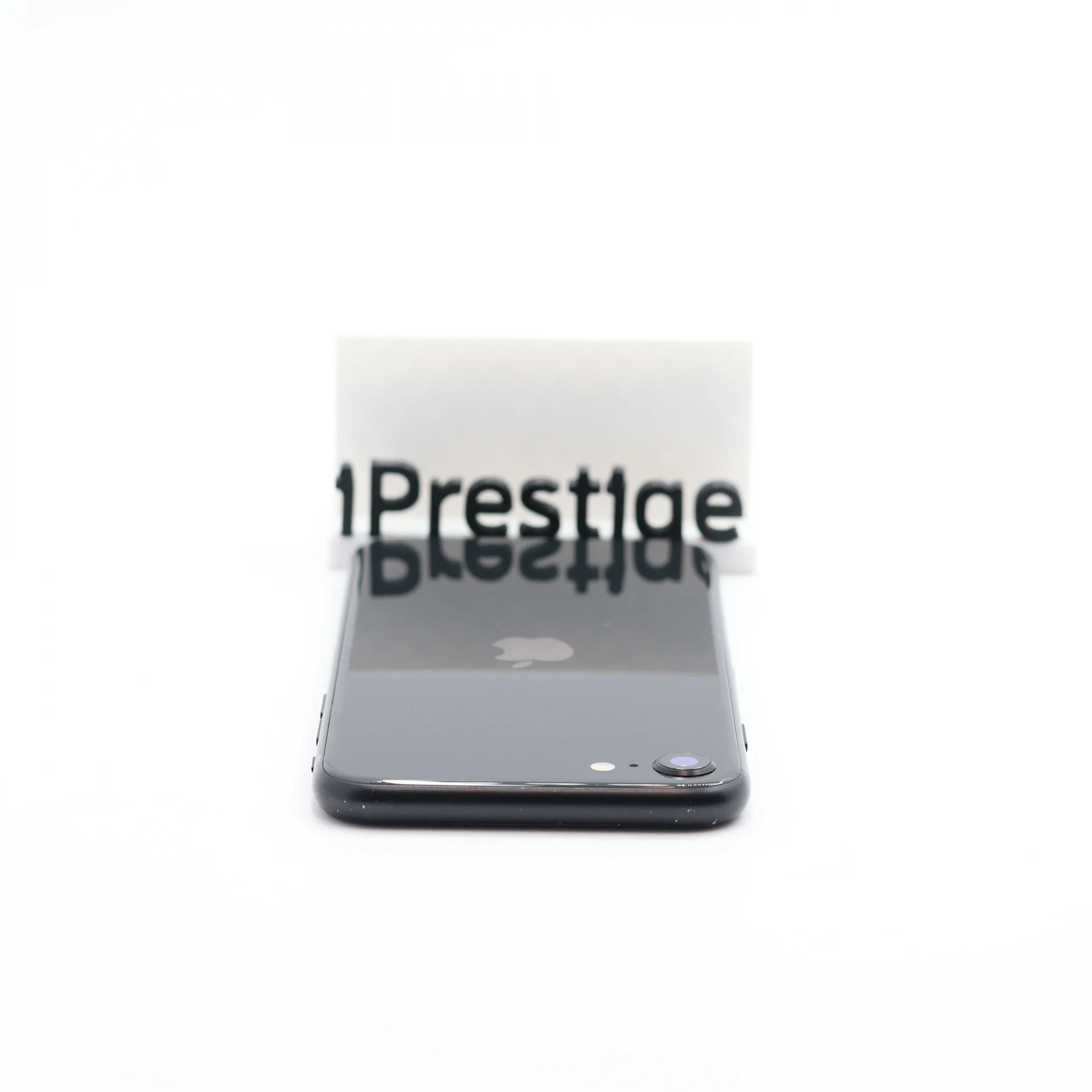 1 év garanciával! Felújított iPhone SE (2020) 64 GB Black