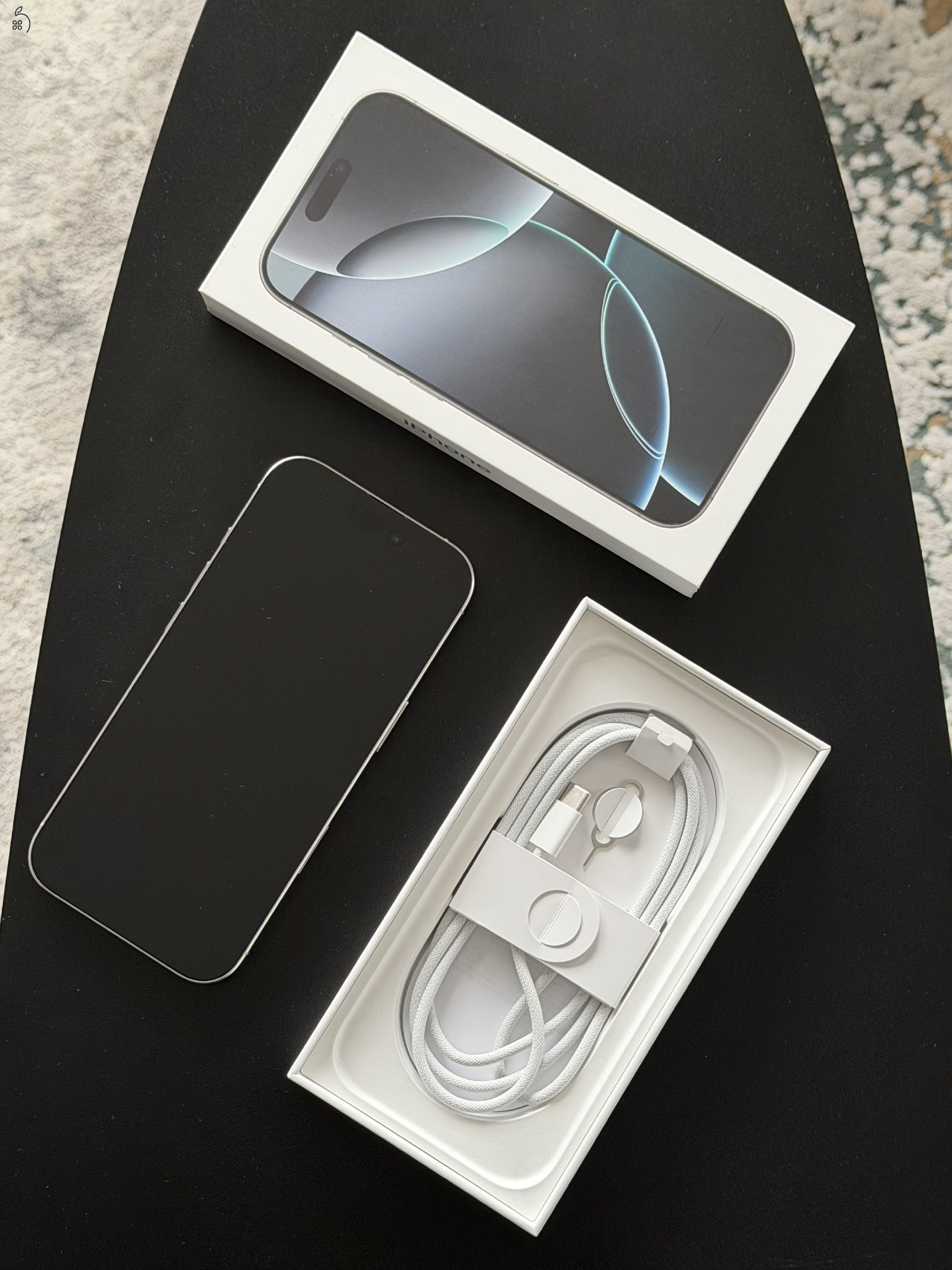 iPhone 16 Pro 256 GB Fehér Titán, garanciális 2027. szeptemberig