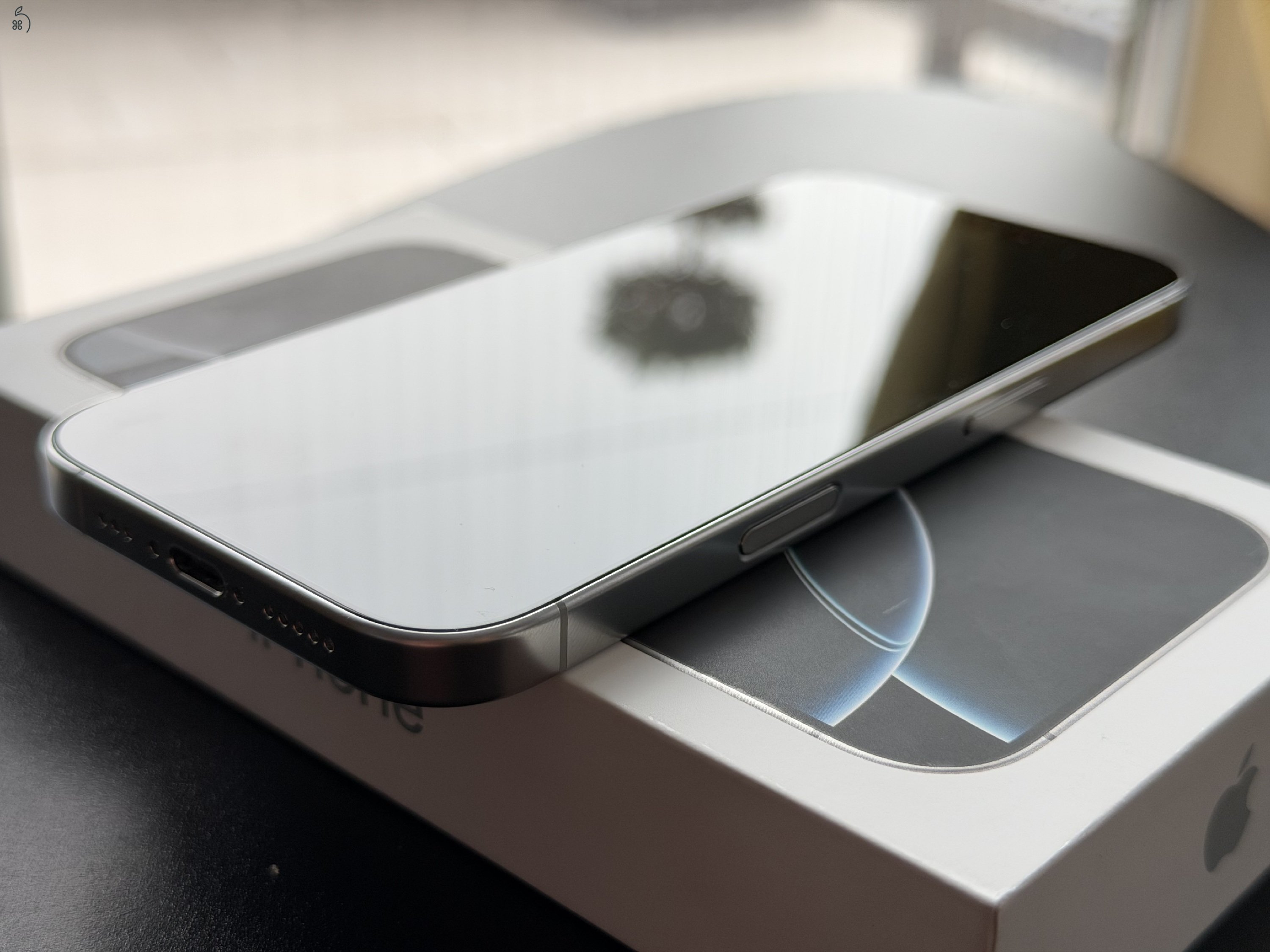 iPhone 16 Pro 256 GB Fehér Titán, garanciális 2027. szeptemberig