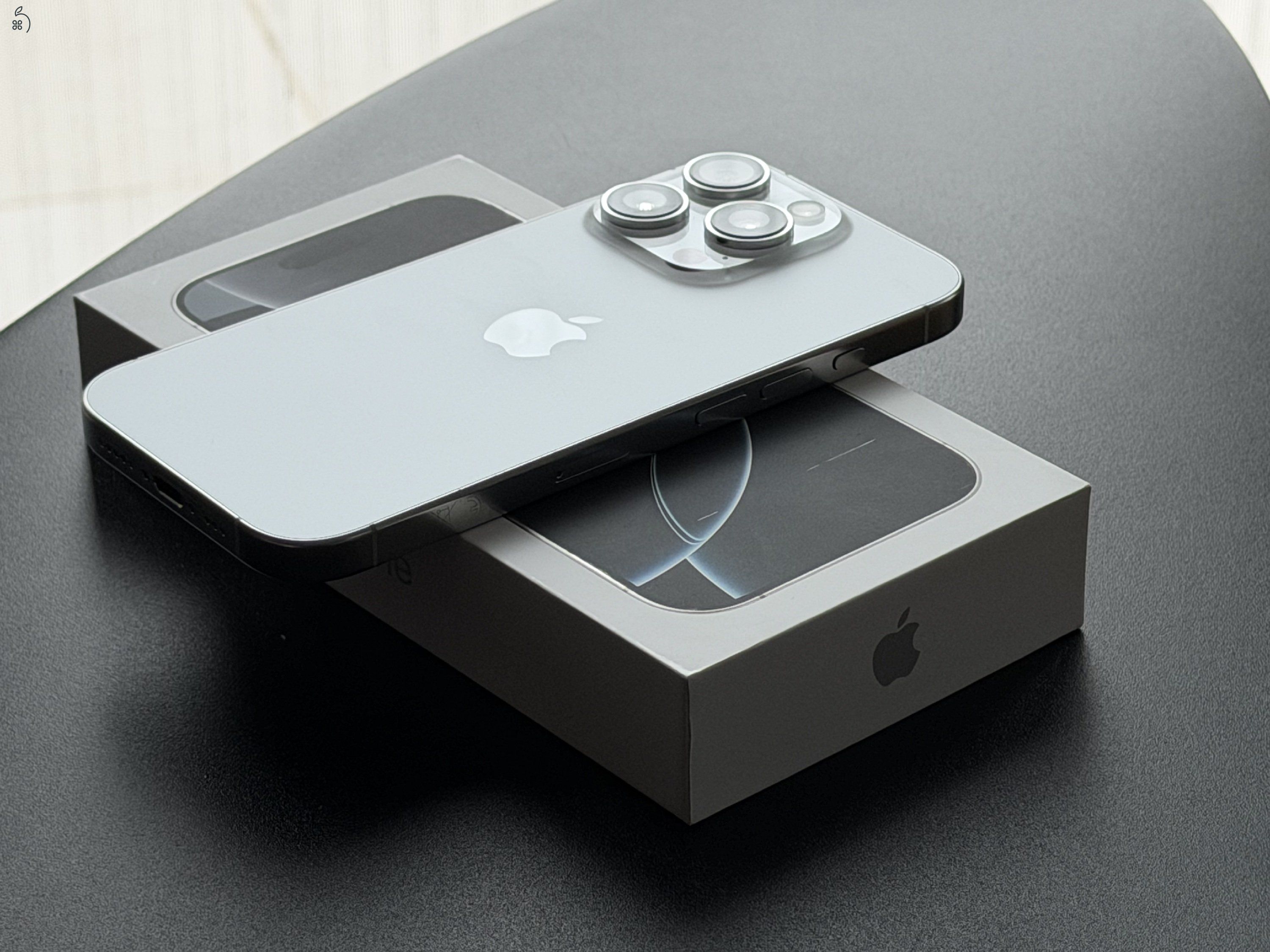 iPhone 16 Pro 256 GB Fehér Titán, garanciális 2027. szeptemberig