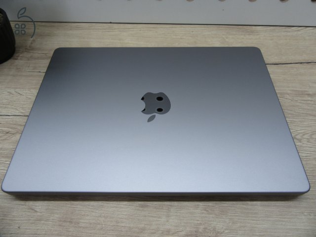 Apple MacBook Pro 14” (2021, M1 Pro) – Liquid Retina XDR + ProMotion 120 Hz, akár 17 óra – 16 GB RAM – 500 GB SSD – Használt, karcmentes – 188 ciklus – 3 hónap garancia