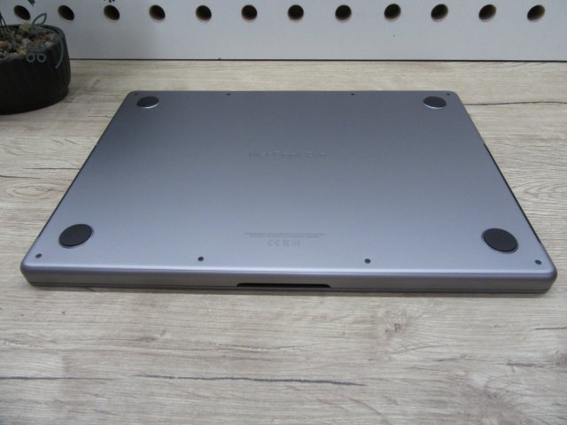 Apple MacBook Pro 14” (2021, M1 Pro) – Liquid Retina XDR + ProMotion 120 Hz, akár 17 óra – 16 GB RAM – 500 GB SSD – Használt, karcmentes – 188 ciklus – 3 hónap garancia