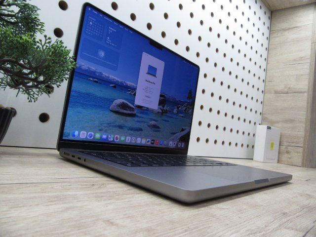 Apple MacBook Pro 14” (2021, M1 Pro) – Liquid Retina XDR + ProMotion 120 Hz, akár 17 óra – 16 GB RAM – 500 GB SSD – Használt, karcmentes – 188 ciklus – 3 hónap garancia
