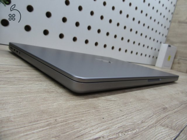 Apple MacBook Pro 14” (2021, M1 Pro) – Liquid Retina XDR + ProMotion 120 Hz, akár 17 óra – 16 GB RAM – 500 GB SSD – Használt, karcmentes – 188 ciklus – 3 hónap garancia