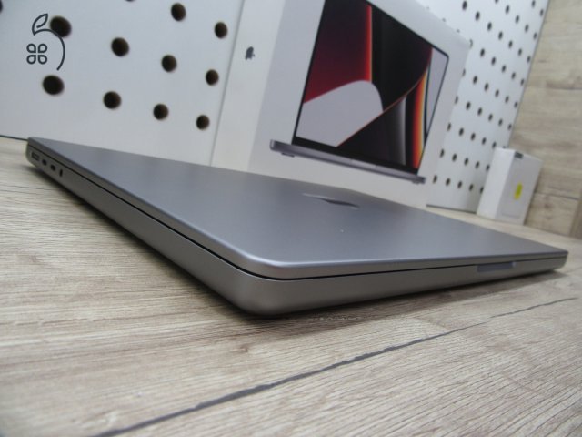 Apple MacBook Pro 14” (2021, M1 Pro) – Liquid Retina XDR + ProMotion 120 Hz, akár 17 óra – 16 GB RAM – 500 GB SSD – Használt, szép állapot – ~85% akku – 3 hónap garancia
