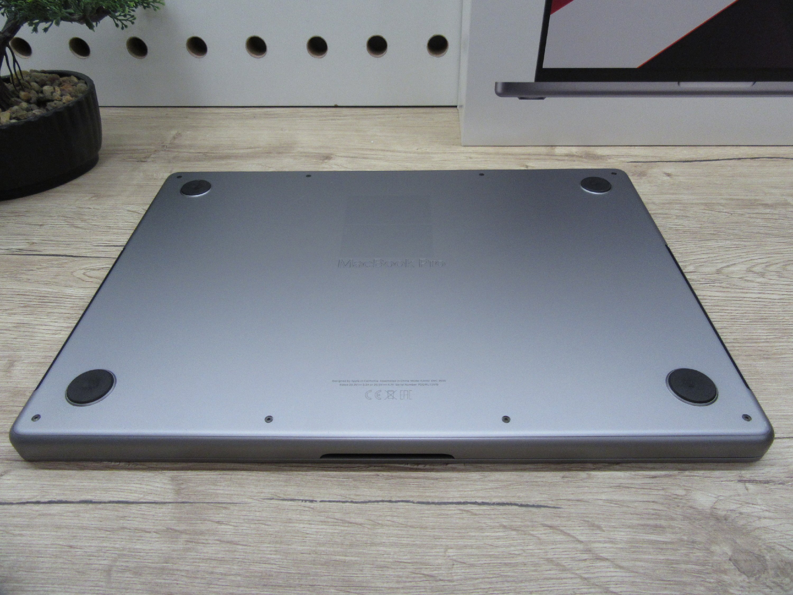 Apple MacBook Pro 14” (2021, M1 Pro) – Liquid Retina XDR + ProMotion 120 Hz, akár 17 óra – 16 GB RAM – 500 GB SSD – Használt, szép állapot – ~85% akku – 3 hónap garancia