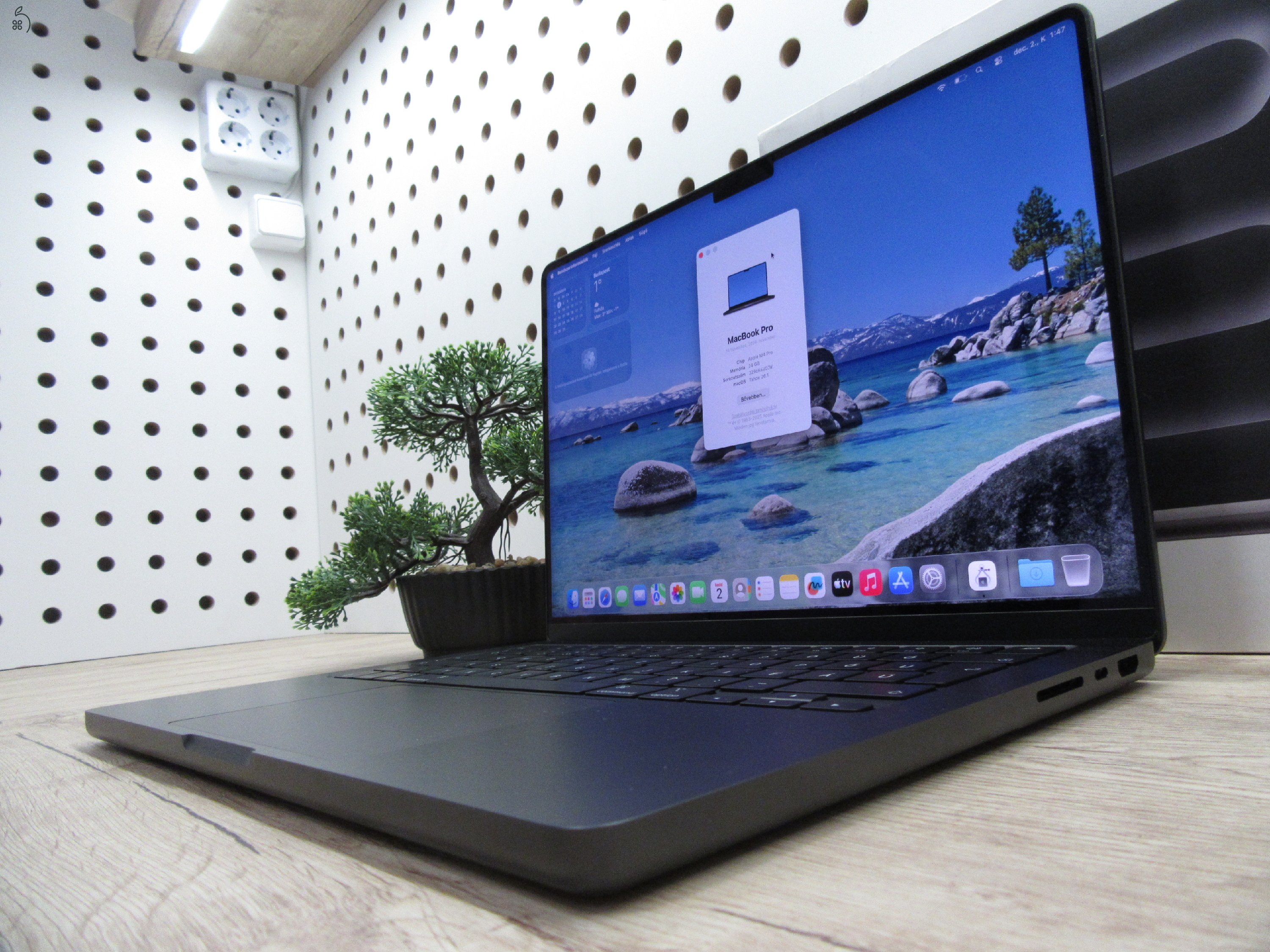 Apple MacBook Pro 14” (2024, M4 Pro) – Liquid Retina XDR + ProMotion 120 Hz, akár 17 óra – 24 GB RAM – 512 GB SSD – Használt, karcmentes – 8 ciklus / 100% akku – 3 hónap garancia
