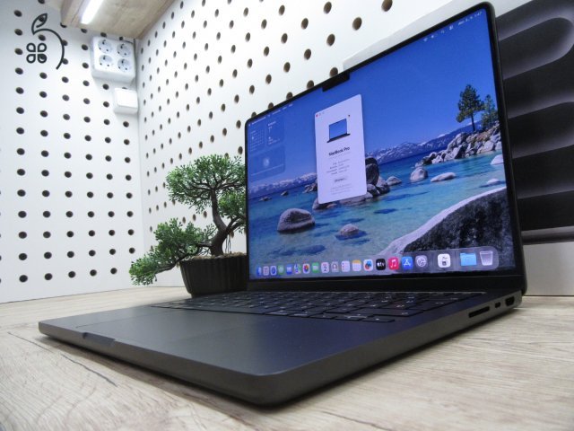 Apple MacBook Pro 14” (2024, M4 Pro) – Liquid Retina XDR + ProMotion 120 Hz, akár 17 óra – 24 GB RAM – 512 GB SSD – Használt, karcmentes – 8 ciklus / 100% akku – 3 hónap garancia
