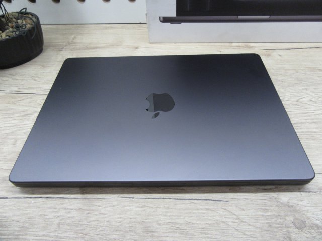 Apple MacBook Pro 14” (2024, M4 Pro) – Liquid Retina XDR + ProMotion 120 Hz, akár 17 óra – 24 GB RAM – 512 GB SSD – Használt, karcmentes – 8 ciklus / 100% akku – 3 hónap garancia