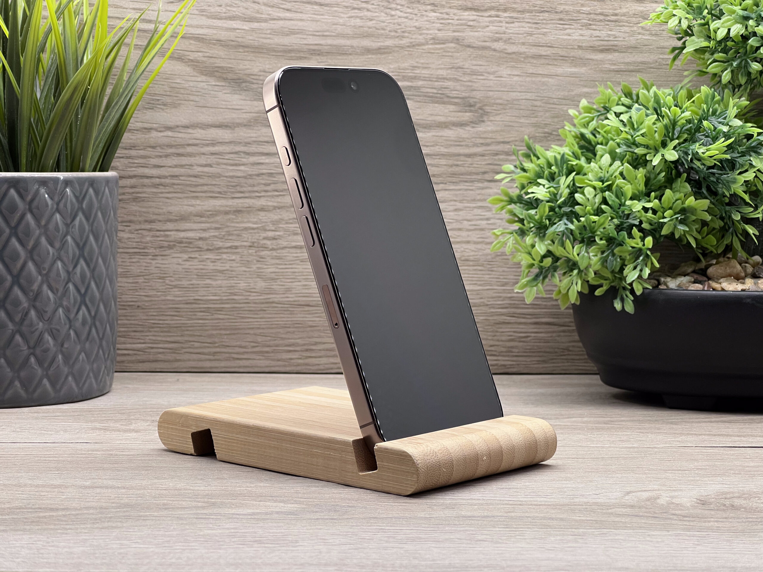 Hibátlan iPhone 16 Pro Desert Titanium 256GB 2 ÉV Garanciával Számlával 91% Akku