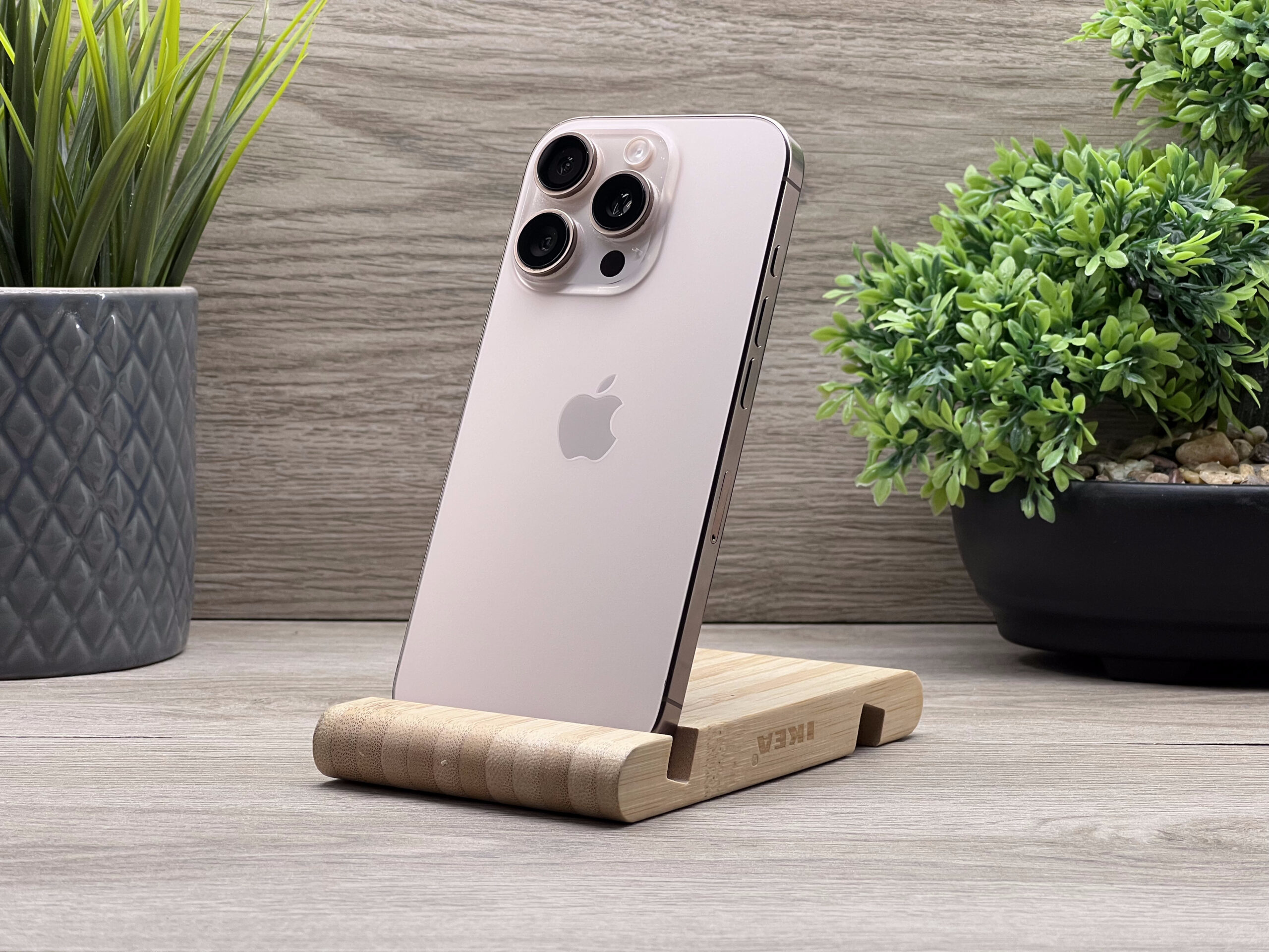 Hibátlan iPhone 16 Pro Desert Titanium 256GB 2 ÉV Garanciával Számlával 93% Akku