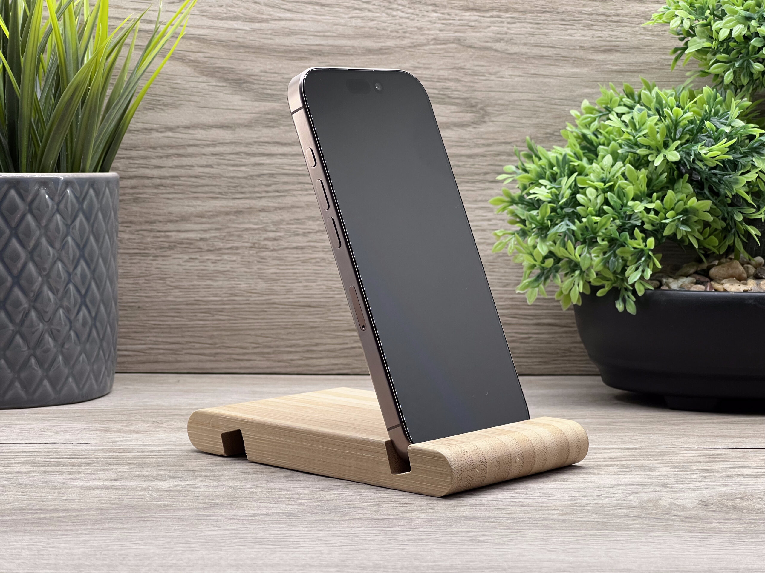 Hibátlan iPhone 16 Pro Desert Titanium 256GB 2 ÉV Garanciával Számlával 93% Akku