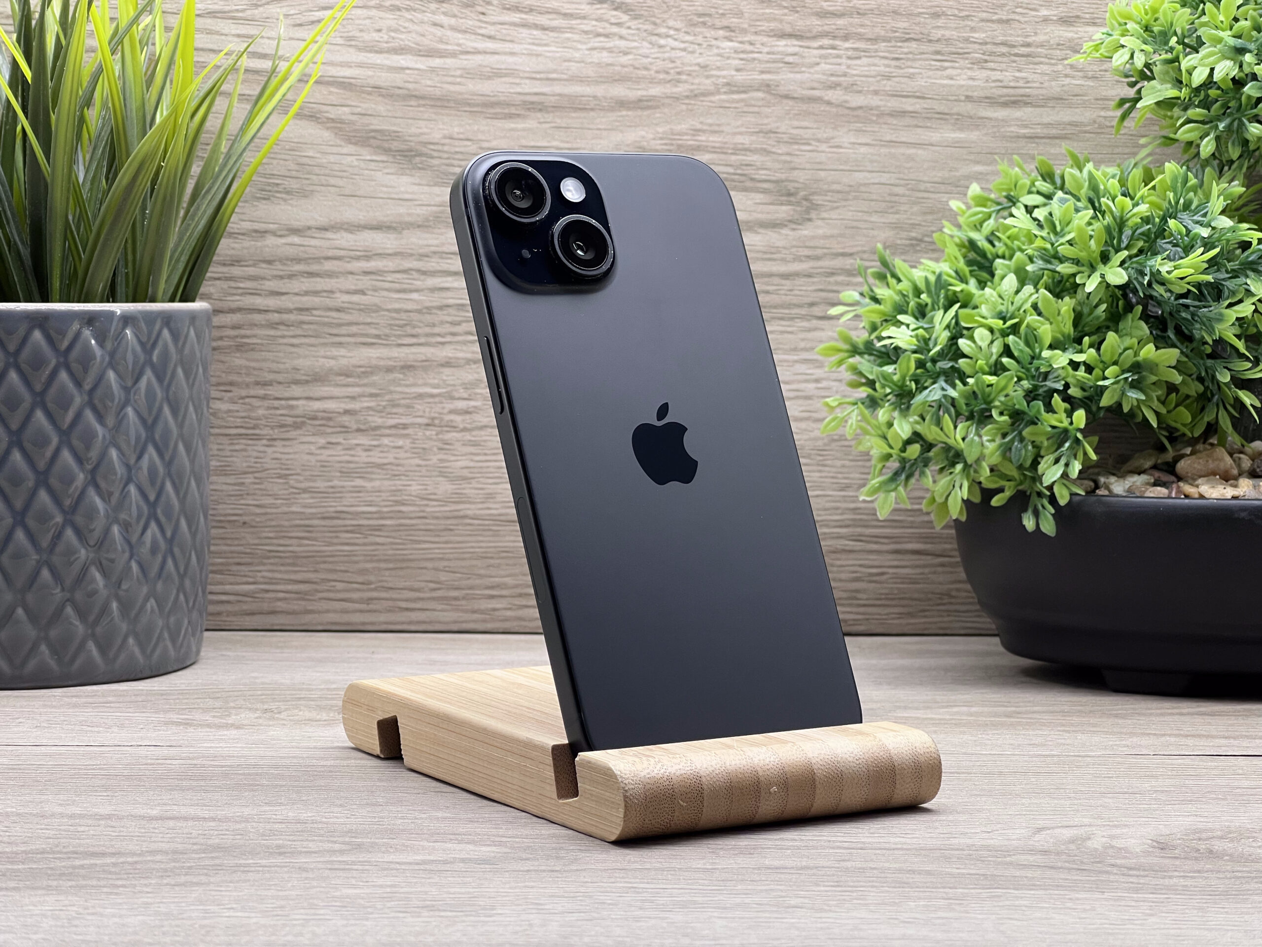 Hibátlan iPhone 15 Black 128GB 2 ÉV Garanciával Számlával 100% Akku