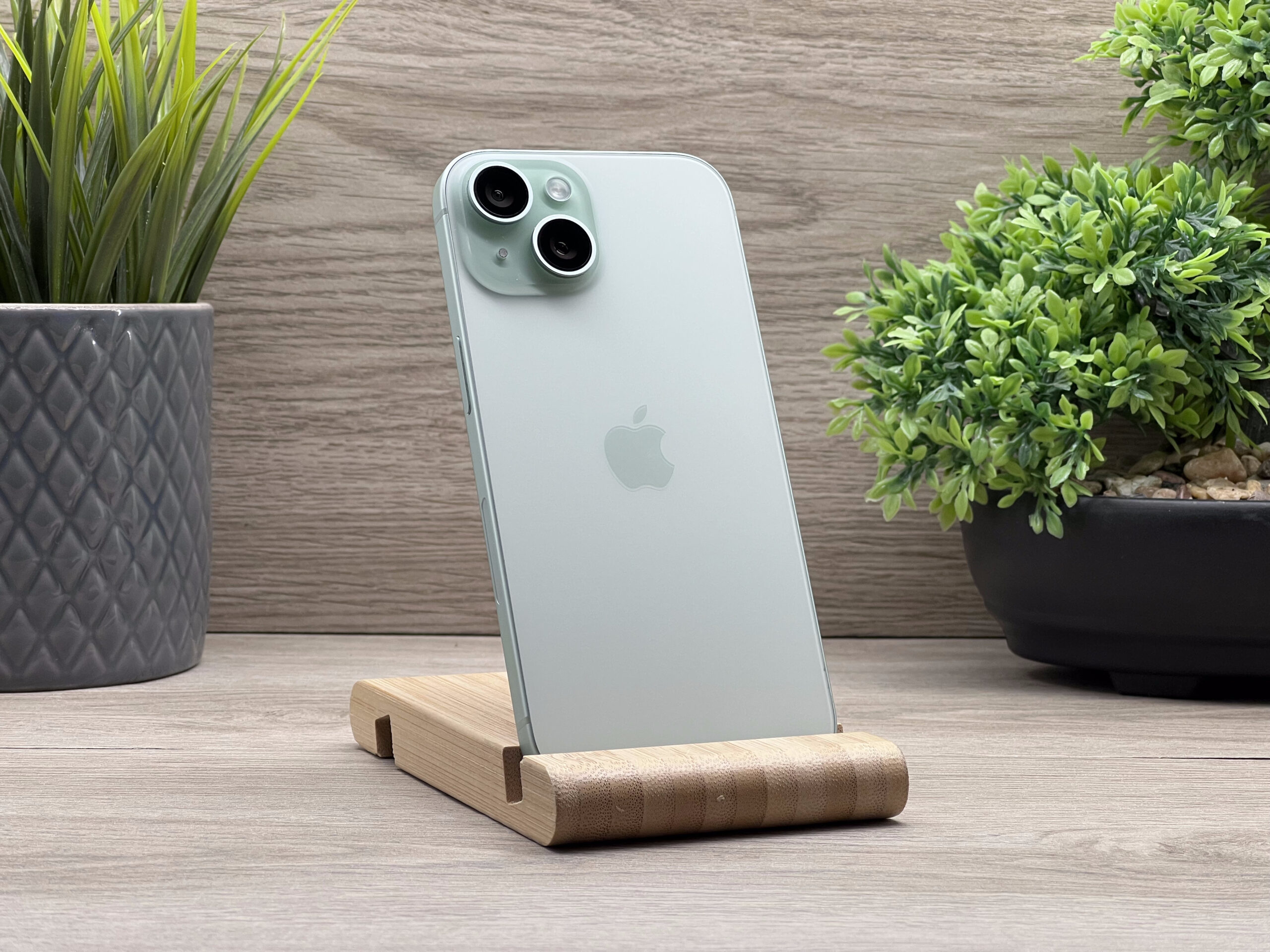 Hibátlan iPhone 15 Green 128GB 2 ÉV Garanciával Számlával 100% Akku