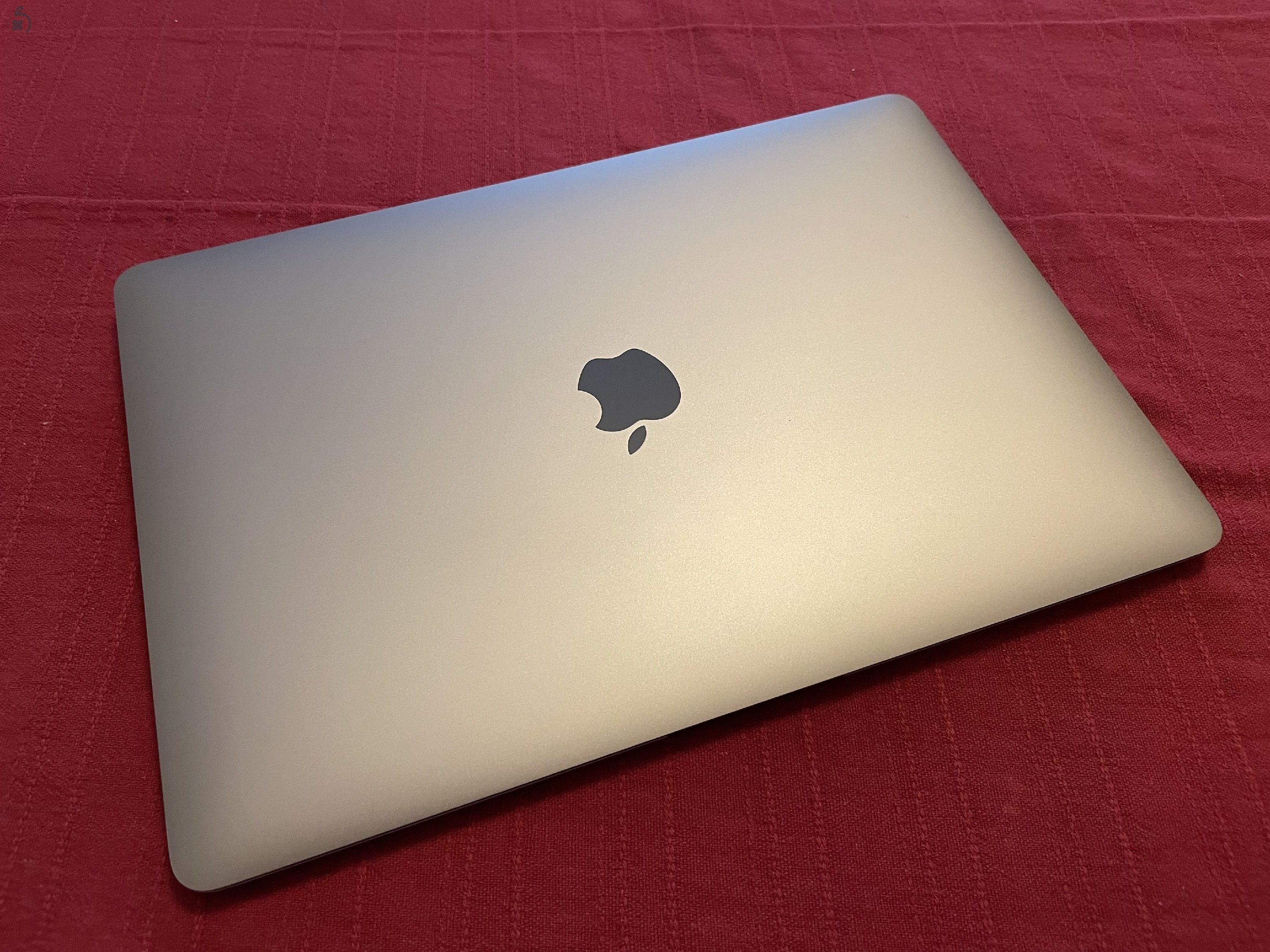 MacBook Air M1 8/256GB Újszerű, 99%