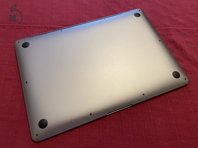 MacBook Air M1 8/256GB Újszerű, 99%