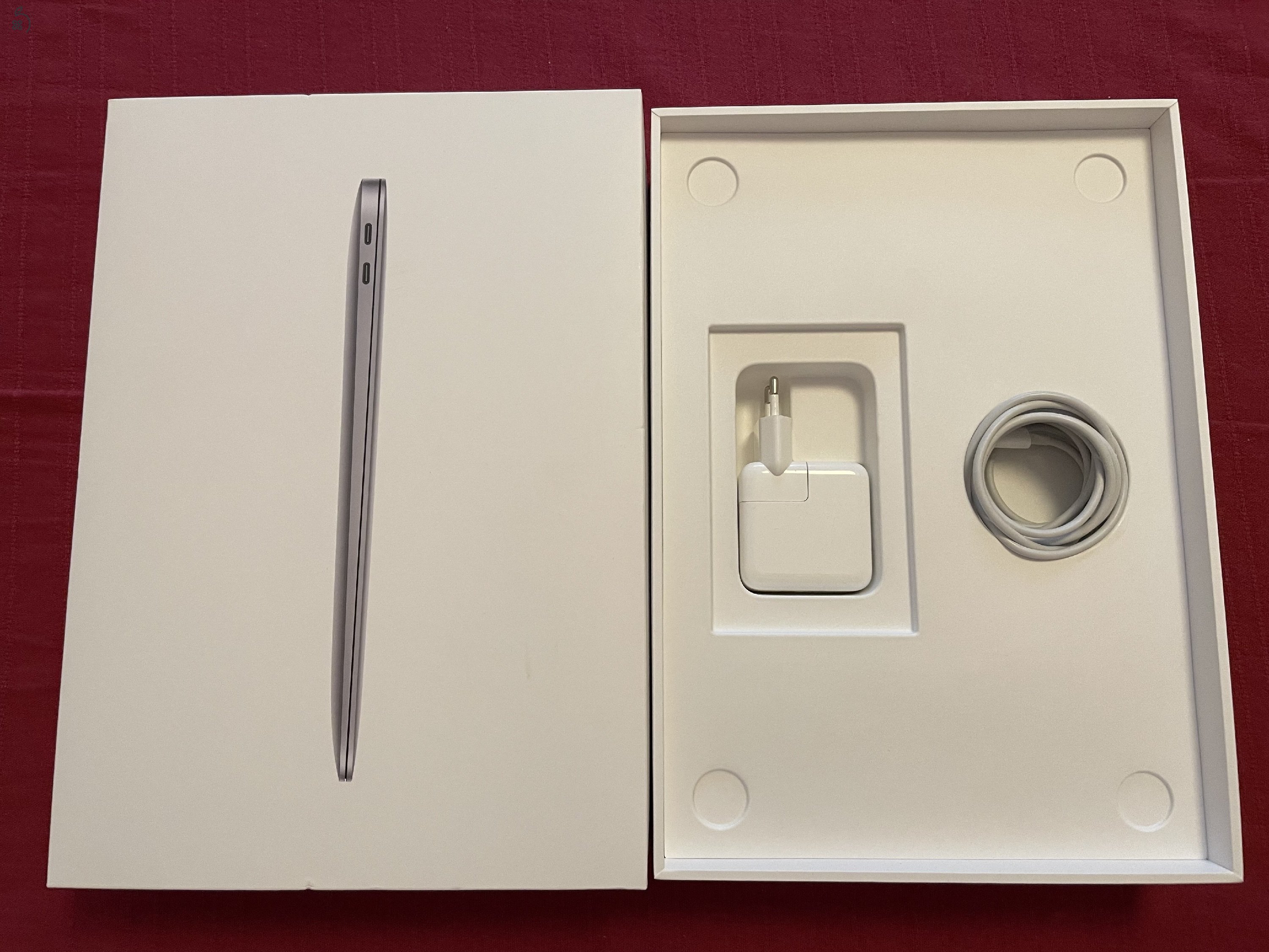 MacBook Air M1 8/256GB Újszerű, 99%