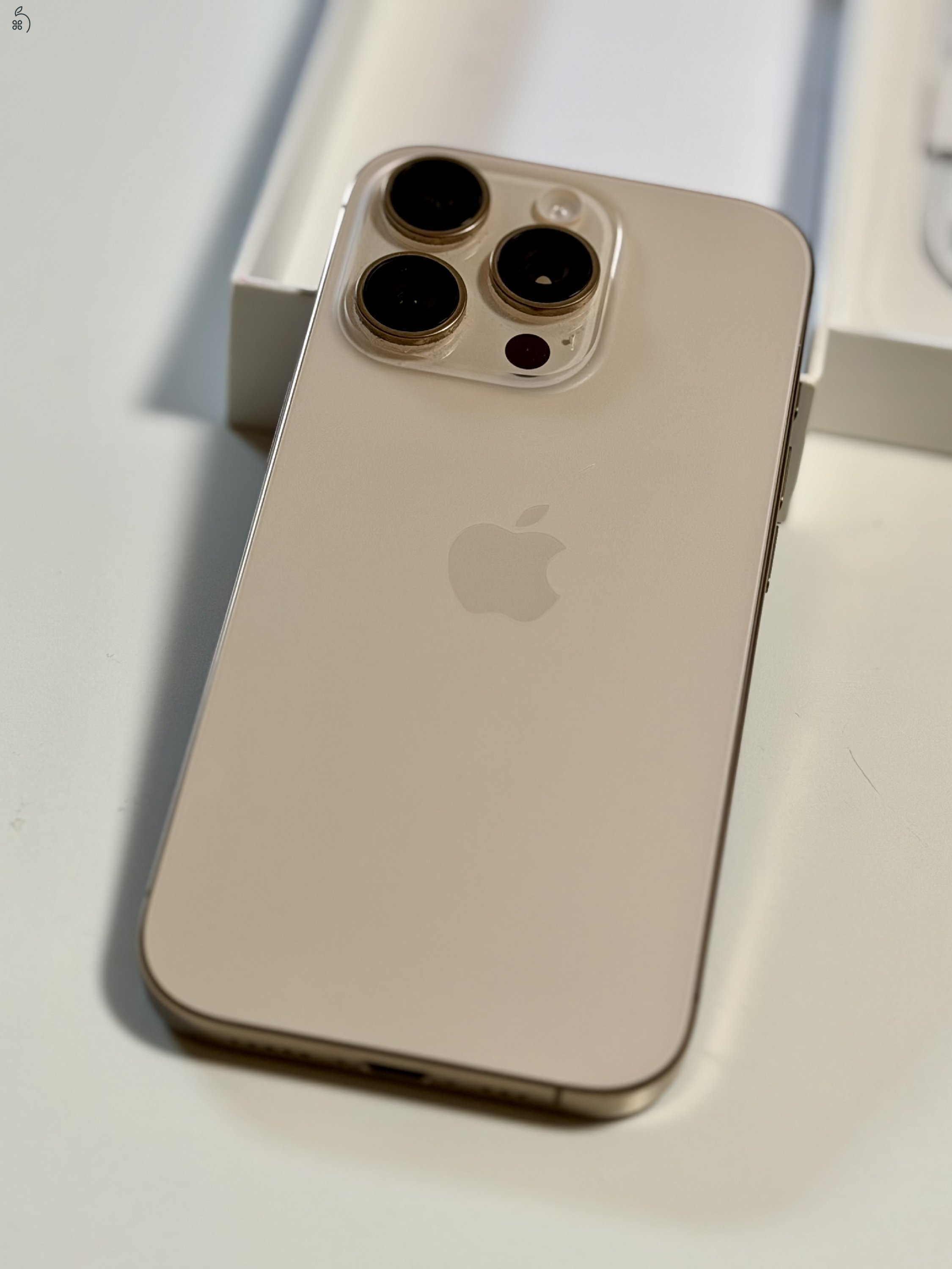 iPhone 16 Pro Desert Titanium 
