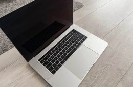 MacBook Pro 15” 256GB