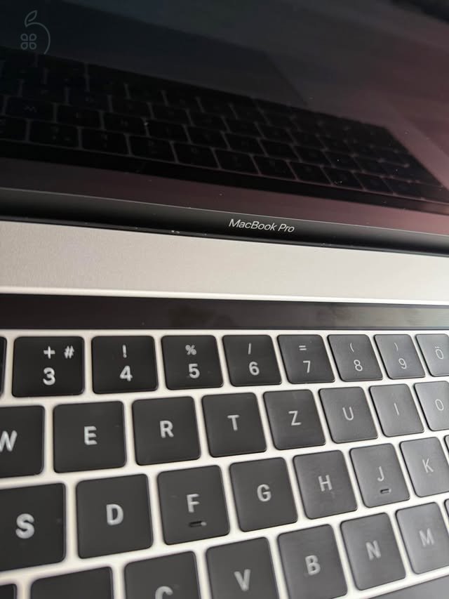 MacBook Pro 15” 256GB