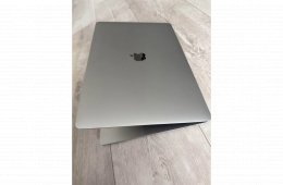 MacBook Pro 15” 256GB