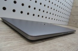 Apple MacBook Pro 13” (2020, M1) – Retina 2560×1600, akár 17 óra – 16 GB RAM – 1 TB SSD – Használt, megkímélt – ~87% akku – 3 hónap garancia