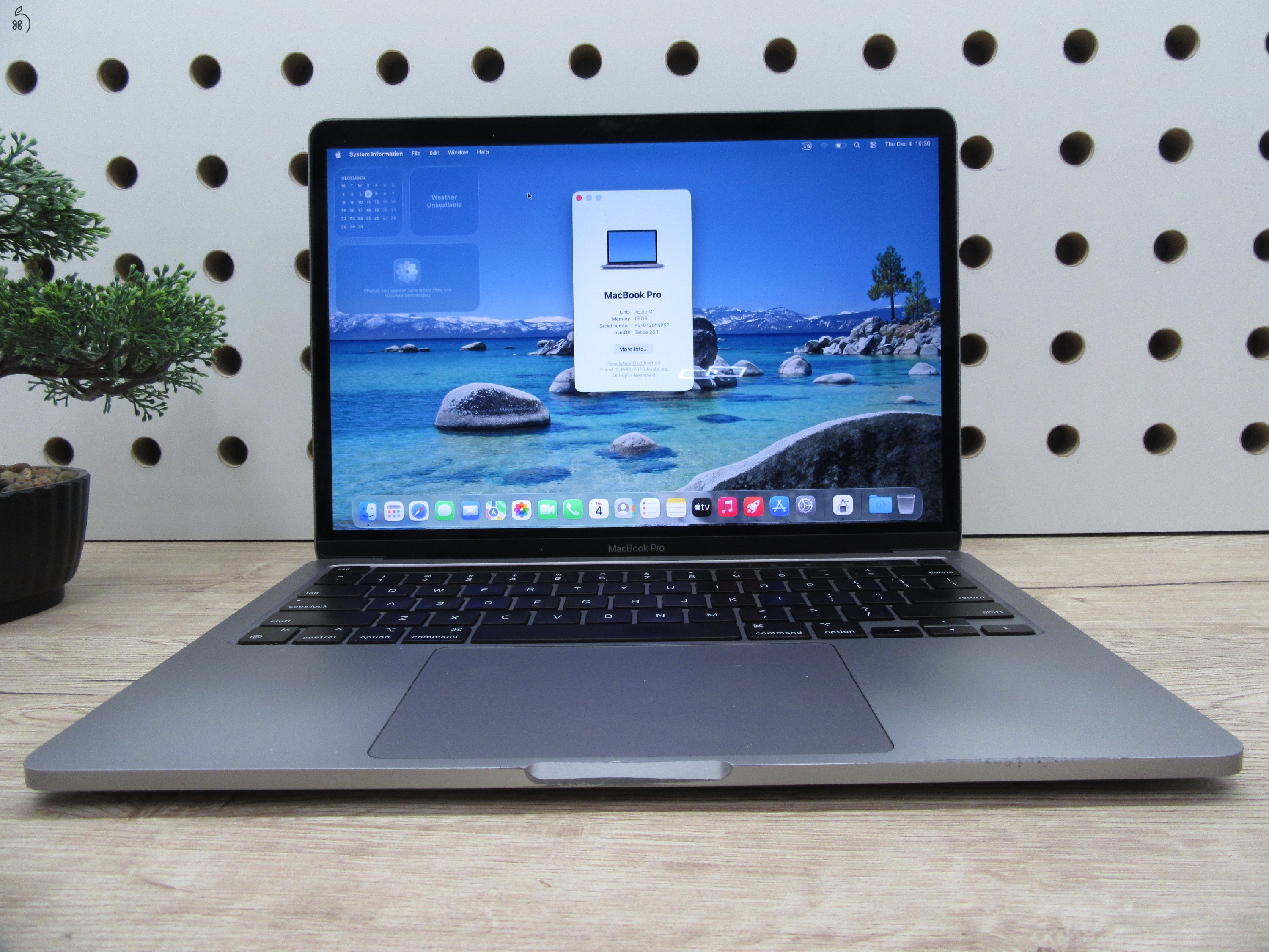 Apple MacBook Pro 13” (2020, M1) – Retina 2560×1600, akár 17 óra – 16 GB RAM – 1 TB SSD – Használt, megkímélt – ~87% akku – 3 hónap garancia