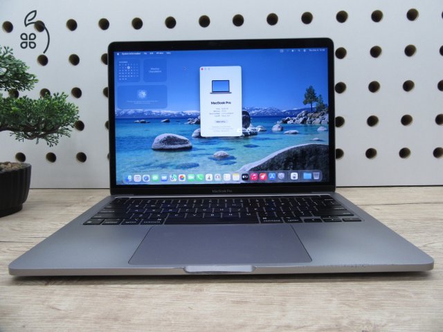 Apple MacBook Pro 13” (2020, M1) – Retina 2560×1600, akár 17 óra – 16 GB RAM – 1 TB SSD – Használt, megkímélt – ~87% akku – 3 hónap garancia