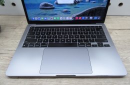 Apple MacBook Pro 13” (2020, M1) – Retina 2560×1600, akár 17 óra – 16 GB RAM – 1 TB SSD – Használt, megkímélt – ~87% akku – 3 hónap garancia