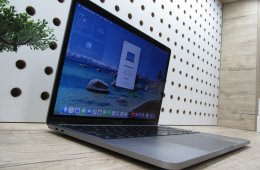 Apple MacBook Pro 13” (2020, M1) – Retina 2560×1600, akár 17 óra – 16 GB RAM – 1 TB SSD – Használt, megkímélt – ~87% akku – 3 hónap garancia