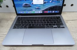 Apple MacBook Pro 13” (2020, M1) – Retina 2560×1600, akár 17 óra – 16 GB RAM – 1 TB SSD – Használt, szép állapot – 312 ciklus / 83% akku – 3 hónap garancia