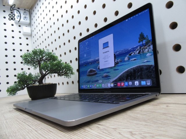 Apple MacBook Pro 13” (2020, M1) – Retina 2560×1600, akár 17 óra – 16 GB RAM – 1 TB SSD – Használt, szép állapot – 312 ciklus / 83% akku – 3 hónap garancia
